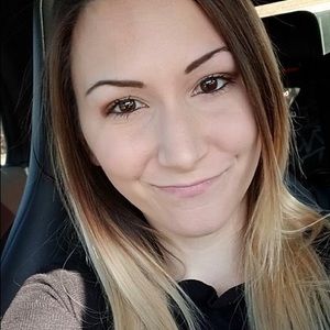 Meet your Posher, Alexandra